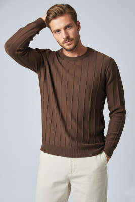 Bisiklet Yaka Çizgi Detaylı Triko Kazak Kahve