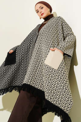 Cepli Desenli Püsküllü Triko Panço Taş