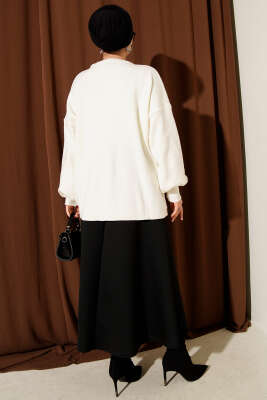 Çiçek İşlemeli Triko Kazak Ekru - Triko Kazak