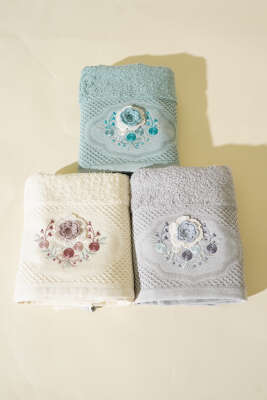 Çiçek Nakışlı 3'lü Yüz Havlu Set Asorti 1 - HAVLU TAKIMLARI