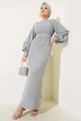 Çiçek Taş Süslemeli Abiye Elbise Gri 