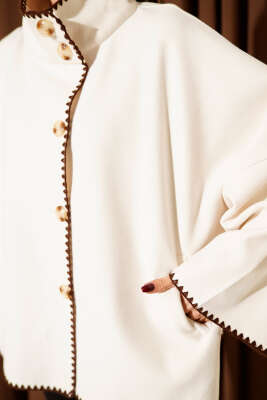 Dikiş Detaylı Düğmeli Kaşe Panço Bej - Kadın Giyim Modelleri