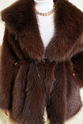 Geniş Yaka Kürklü Mont Kahve - Mont