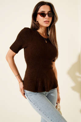 Eteği Volanlı Kısa Kol Triko Bluz Kahve 