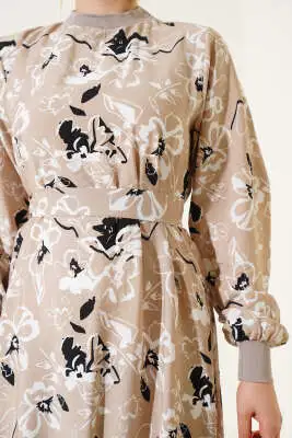 Etek Pileli Çiçek Desenli Elbise Bej - Elbise