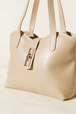 Fermuarlı Kilit Detaylı Kol Çanta Bej - Kol Çantası