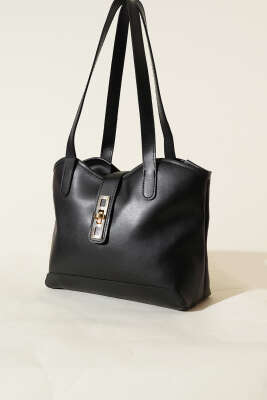 Fermuarlı Kilit Detaylı Kol Çanta Siyah 