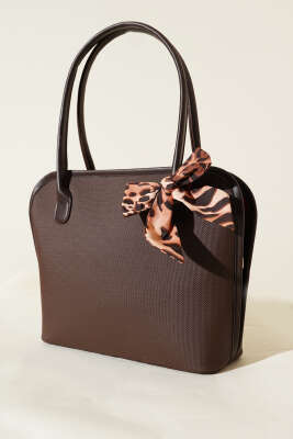 Fular Detaylı Fermuarlı Kol Çanta Acı Kahve 