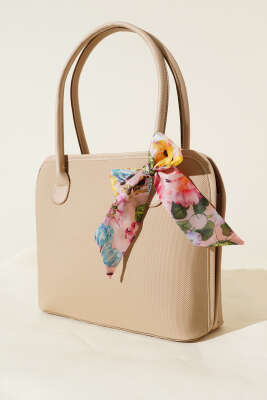 Fular Detaylı Fermuarlı Kol Çanta Bej 