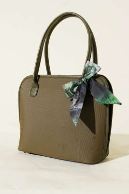 Fular Detaylı Fermuarlı Kol Çanta Haki 