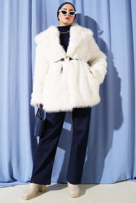 Geniş Yaka Kürklü Mont Ekru - Mont