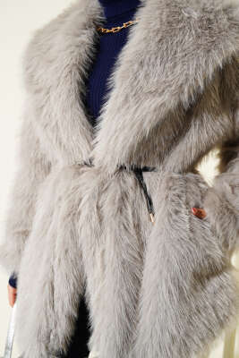 Geniş Yaka Kürklü Mont Gri - Kaban