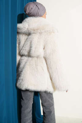 Geniş Yaka Kürklü Mont Taş - Mont