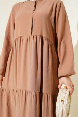 Gizli Yarım Düğmeli Kat Kat Elbise Latte - Elbise