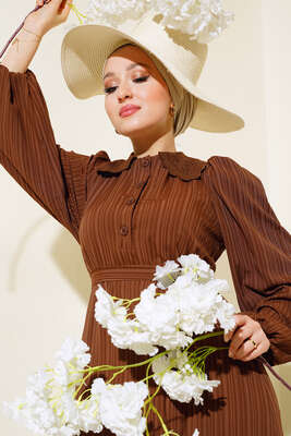 Güpürlü Bebe Yaka Elbise Kahve - Elbise