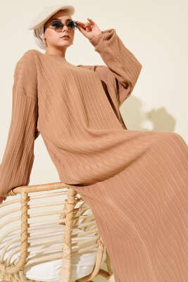 İnce Çizgili Salaş Triko Elbise Camel 