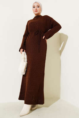 İp Kuşaklı Ajurlu Triko Elbise Kahve