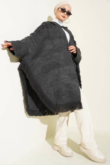 Kabartma Desen Püsküllü Kapüşonlu Panço Füme - Panço