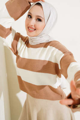 Kalın Çizgili Triko Crop Kazak Büsküvi 