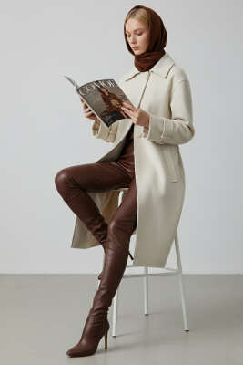 Kuşaklı Düğmeli Kaşe Kaban Bej