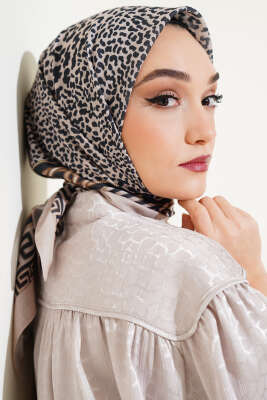 Leopar Desenli Zincirli Eşarp Bej 
