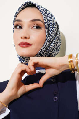 Leopar Desenli Zincirli Eşarp Koyu Lacivert 