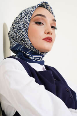 Leopar Desenli Zincirli Eşarp Lacivert 