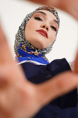 Leopar Desenli Zincirli Eşarp Saks 