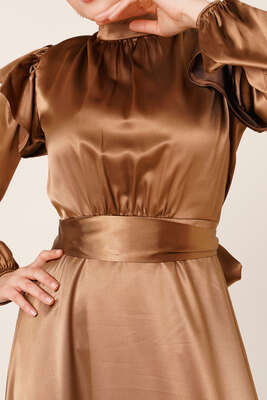 Omuz Fırfırlı Saten Elbise Camel - Tesettür Elbise