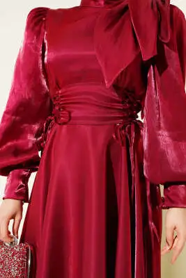 Omuz Fiyonklu Parlak Abiye Elbise Bordo - Elbise