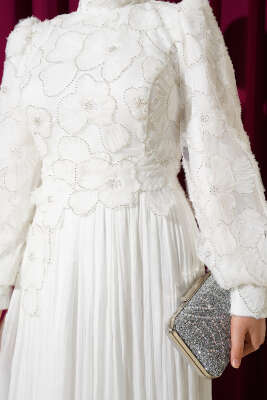 Önü Çiçekli Taşlı Abiye Elbise Beyaz - Elbise