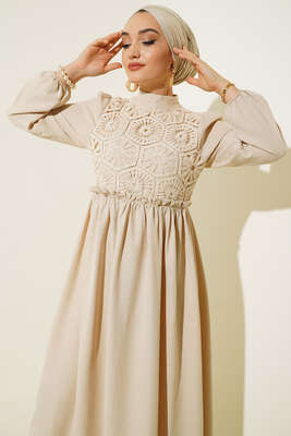 Önü Dantel Örgü Detaylı Elbise Bej - Tesettür Elbise