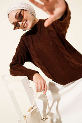 Örgü Detaylı Triko Kazak Kahve