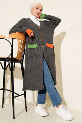 Renk Detaylı Salaş Füme Hırka 