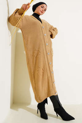 Taşlı Düğmeli Triko Hırka Latte