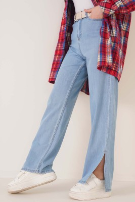 Yan Yırtmaçlı Bol Açık Mavi Pantolon 